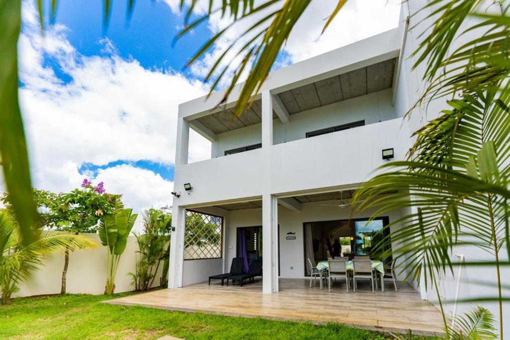 Stella Marris Beachfront Villa Pointe aux Sable Exterior foto
